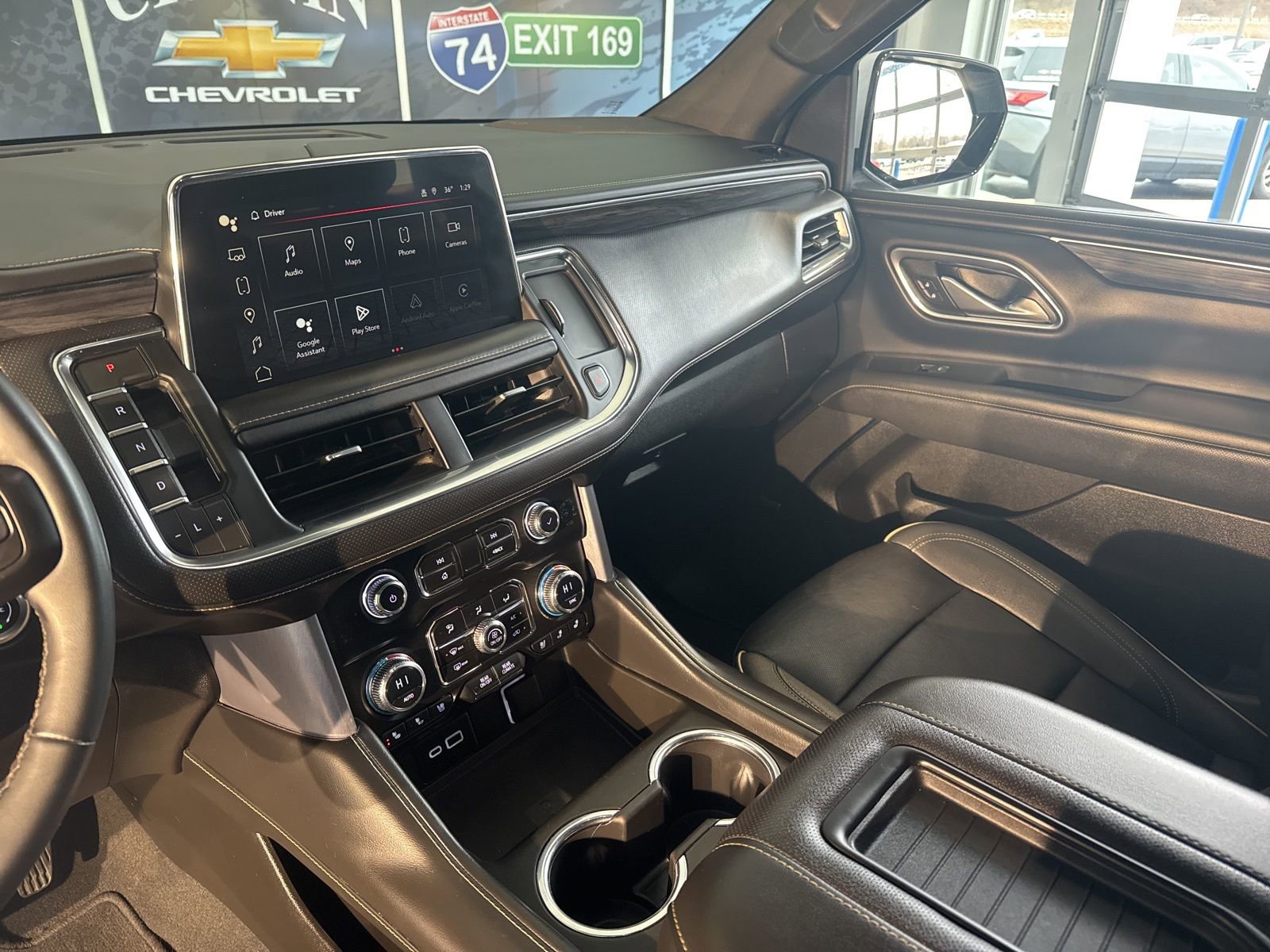 Used 2023 GMC Yukon SLT image 30