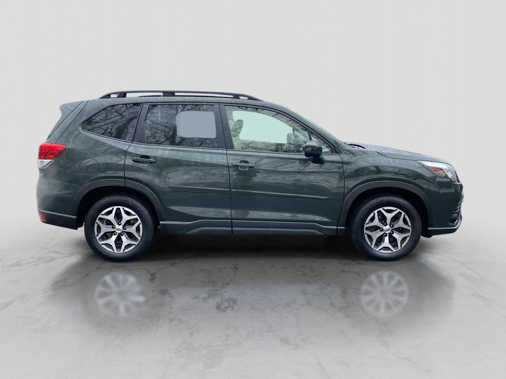 Used 2022 Subaru Forester Premium image 9