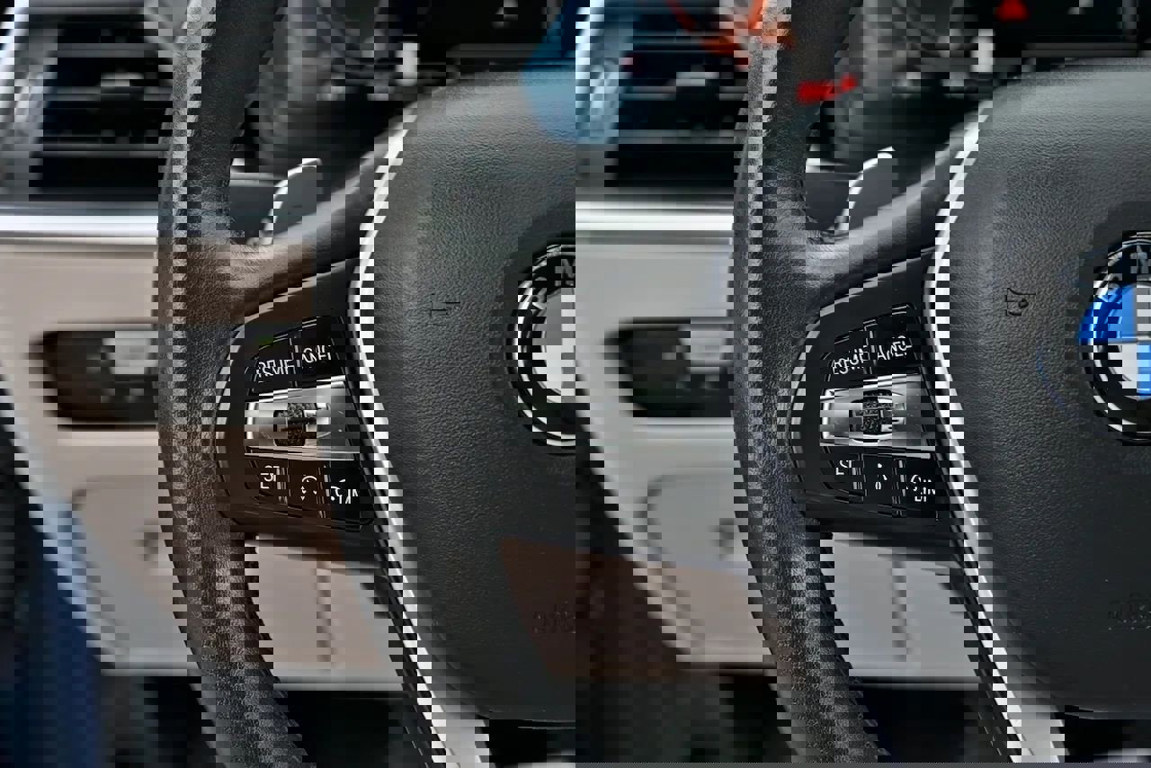 Used 2021 BMW 330i Sedan w/ Driving Assistance Package image 22