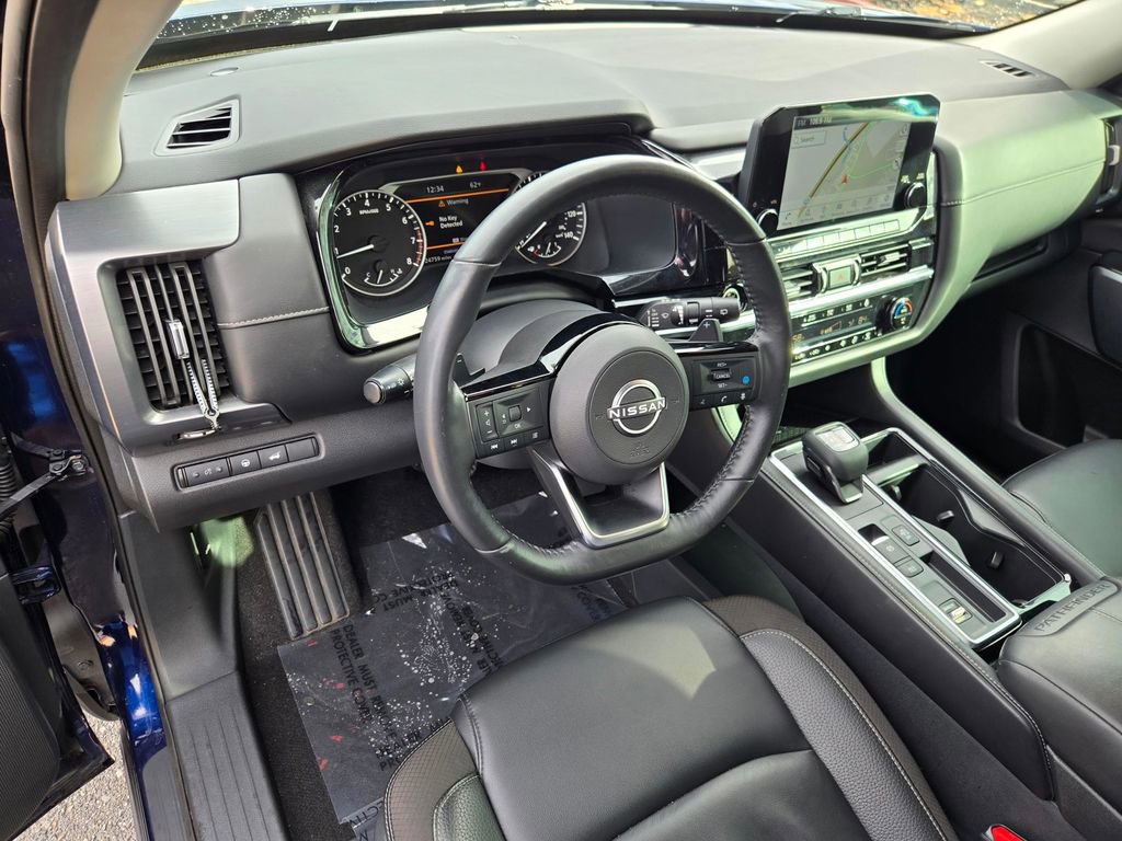 Used 2023 Nissan Pathfinder SL image 19