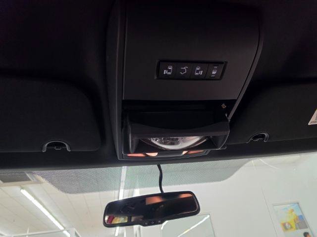 Used 2018 Dodge Grand Caravan SXT FWD image 26