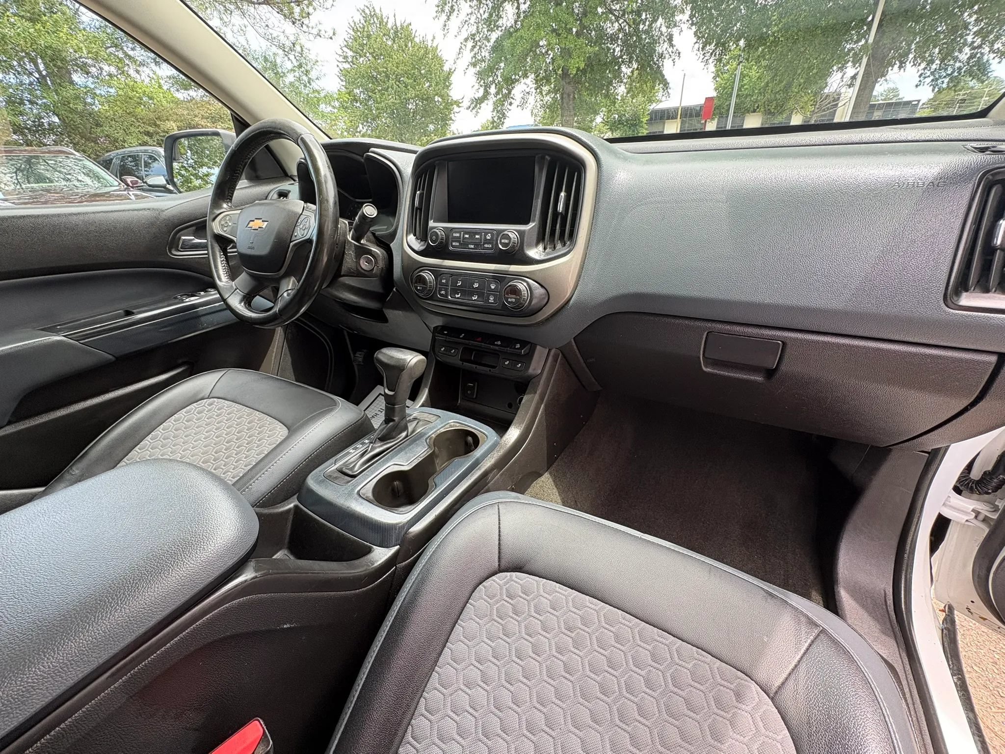 Used 2016 Chevrolet Colorado Z71 AWD/4WD image 12