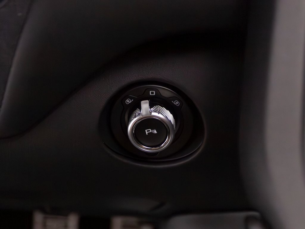 Used 2024 McLaren 750S Spider image 22