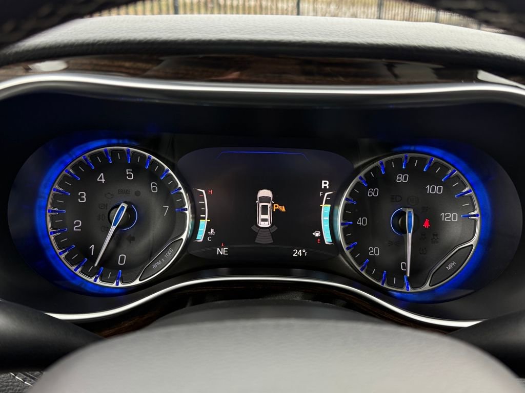 Used 2024 Chrysler Pacifica Limited image 22