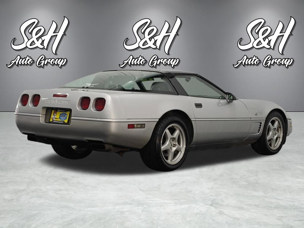 Used 1996 Chevrolet Corvette Coupe RWD image 17