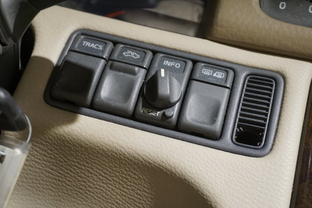 Used 1998 Volvo V70 R AWD/4WD image 17