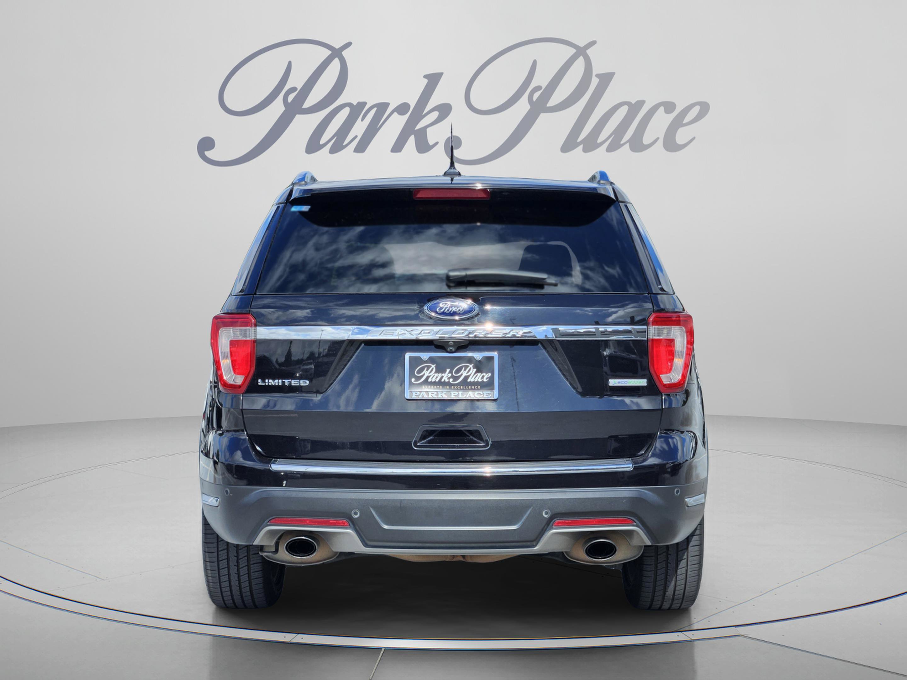 Used 2019 Ford Explorer Limited w/ Ford Safe & Smart Package FWD image 4