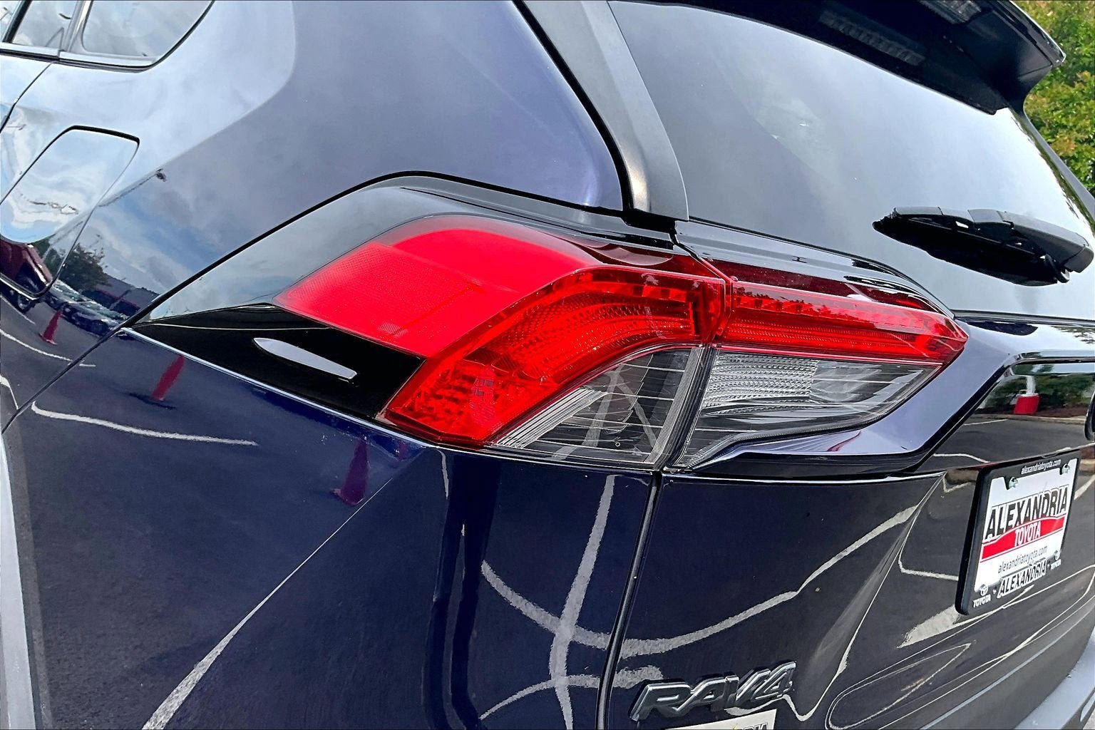 Used 2019 Toyota RAV4 XLE Premium w/ All Weather Liner Package AWD/4WD image 28