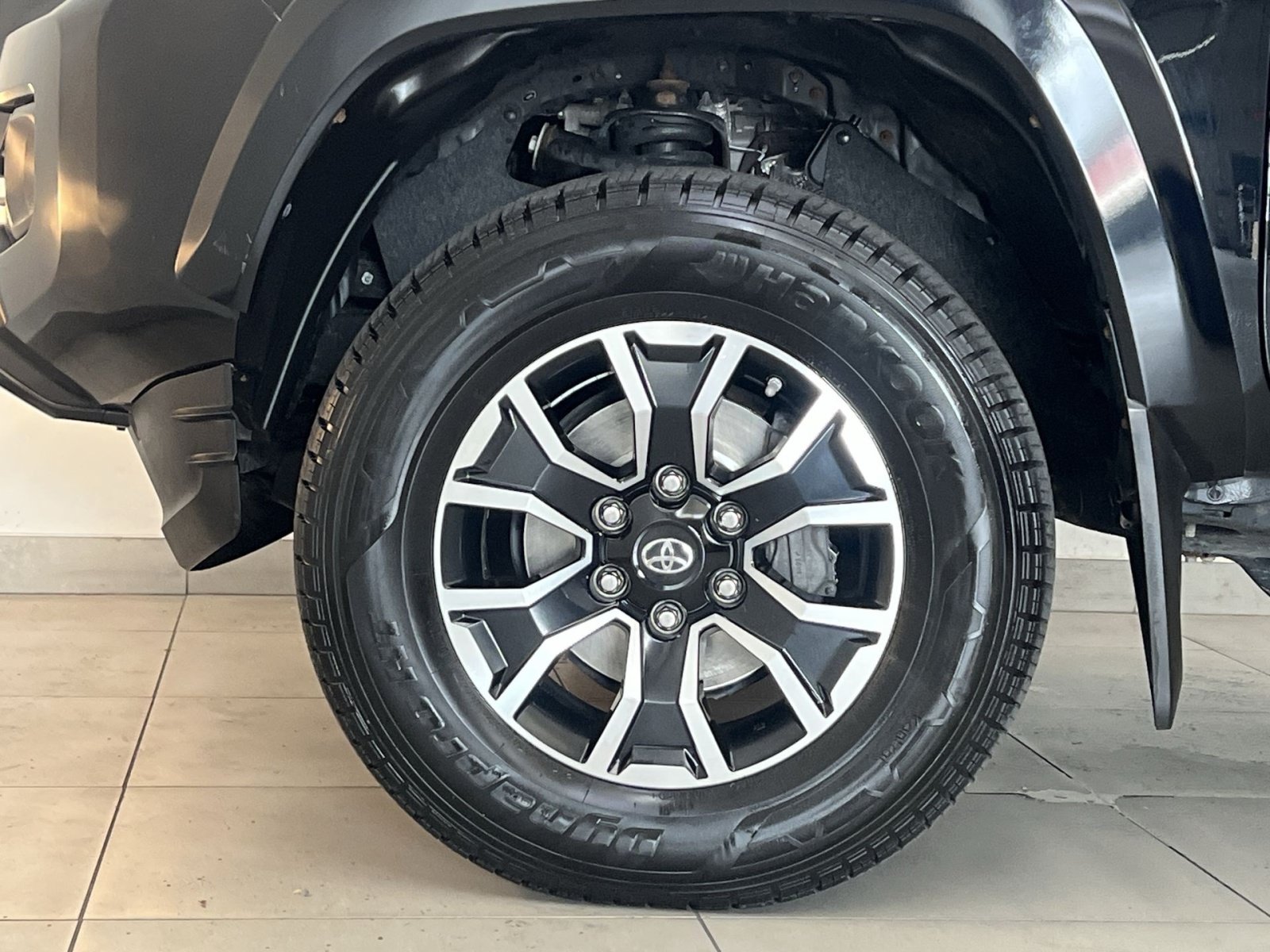Used 2020 Toyota Tacoma TRD Sport AWD/4WD image 11