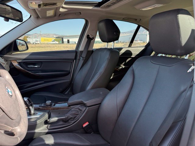 Used 2015 BMW 320i xDrive Sedan AWD/4WD image 14