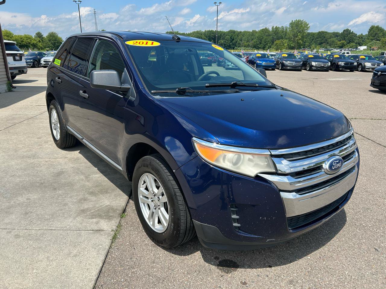 Used 2011 Ford Edge SE FWD image 3