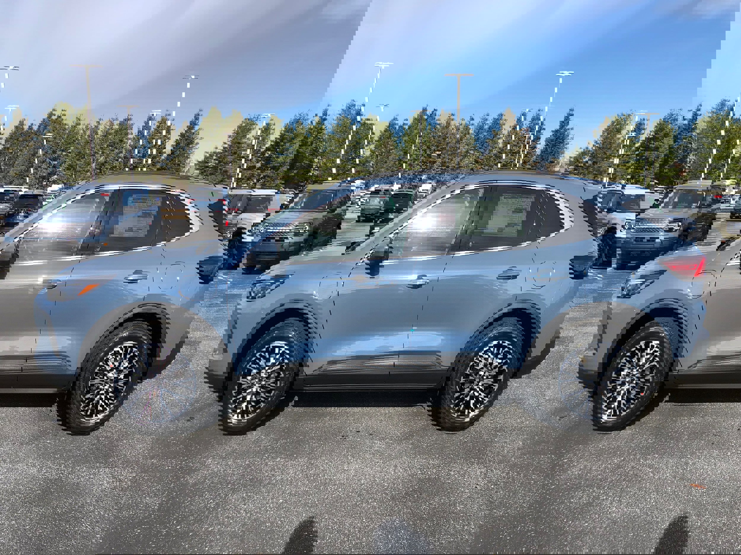 New 2026 Ford Escape SE w/ PHEV Premium Package image 9