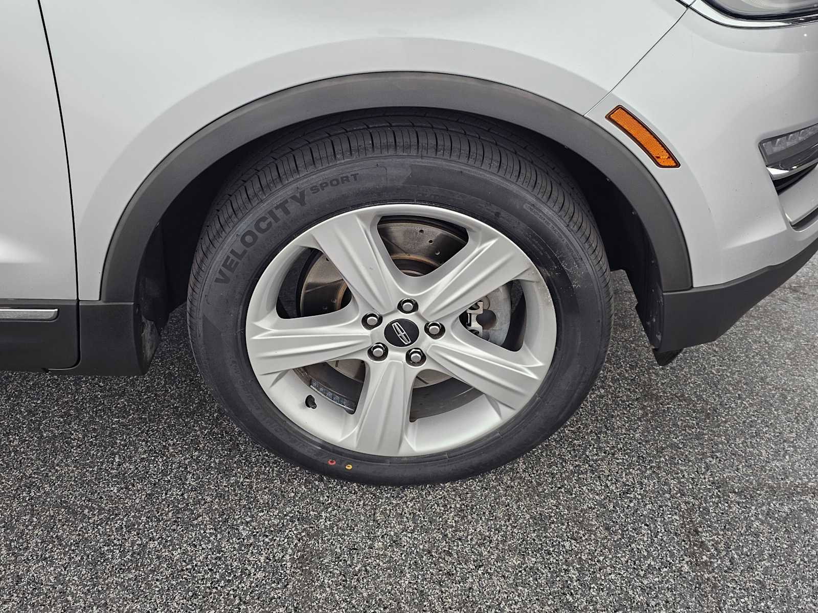 Used 2016 Lincoln MKC Premiere image 9