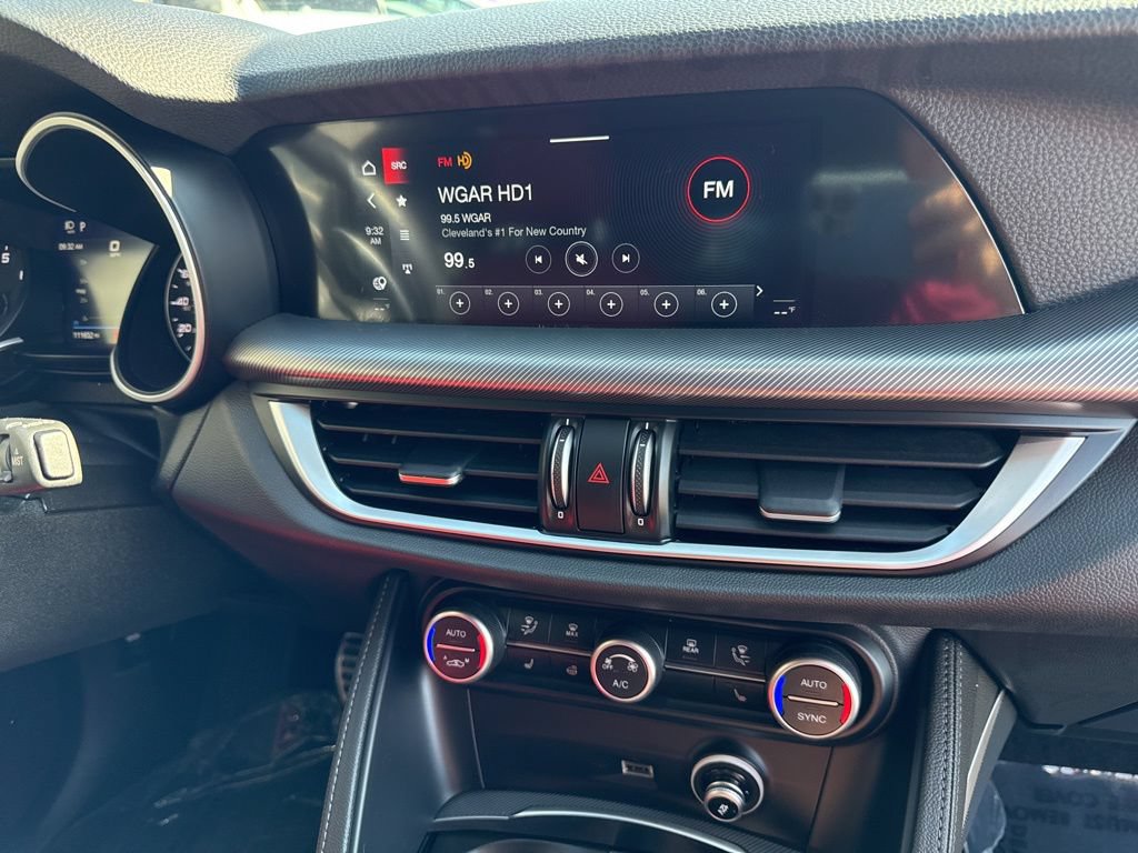 Used 2022 Alfa Romeo Stelvio Veloce AWD/4WD image 30