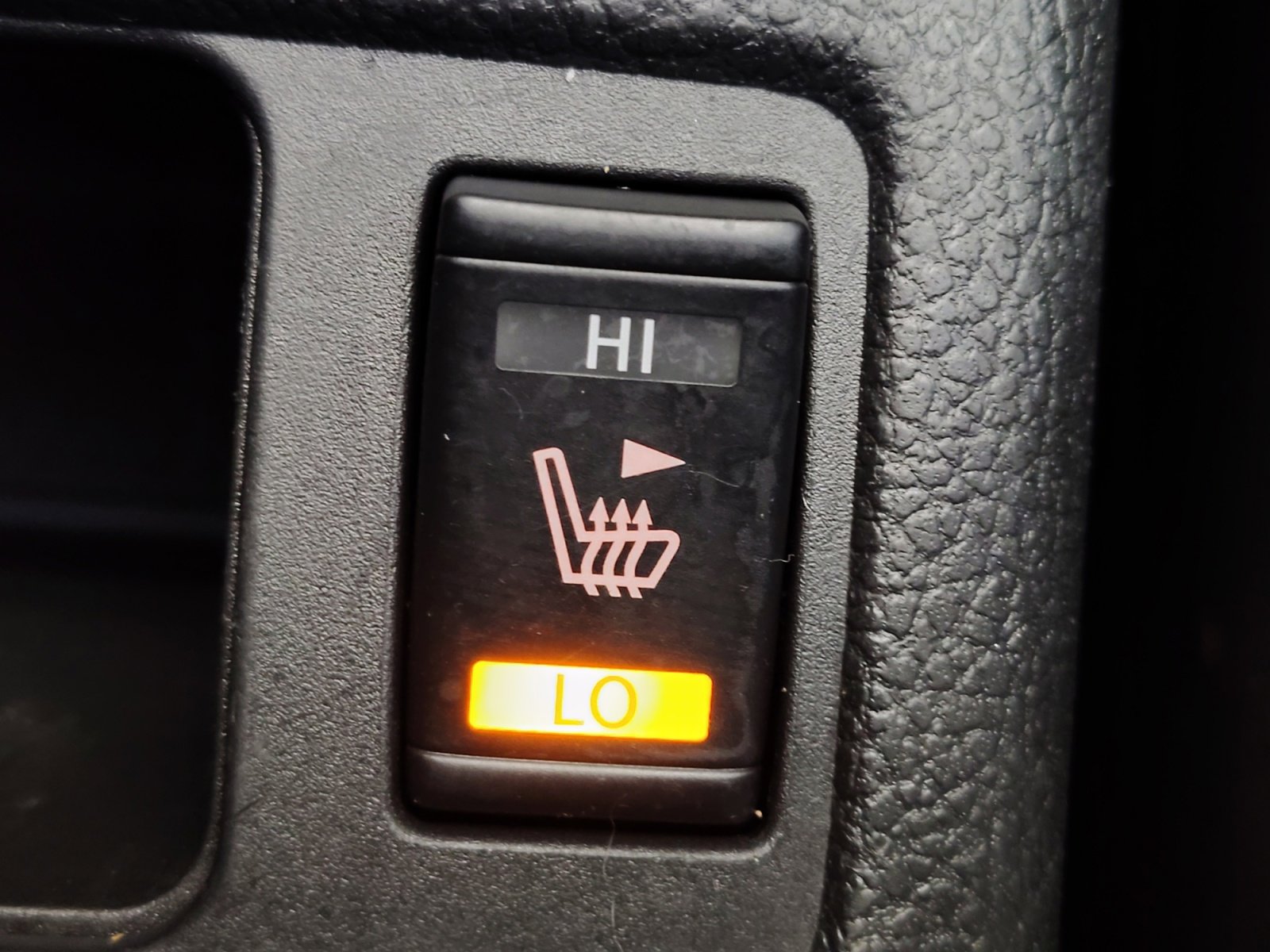 Used 2020 Nissan Rogue S w/ Special Edition Package image 4