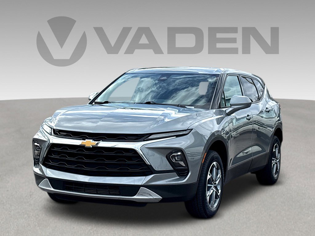 Certified 2025 Chevrolet Blazer LT FWD image 3