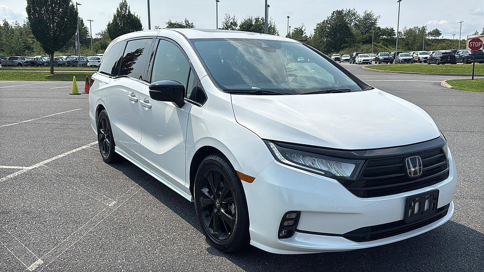 Used 2023 Honda Odyssey Sport image 1