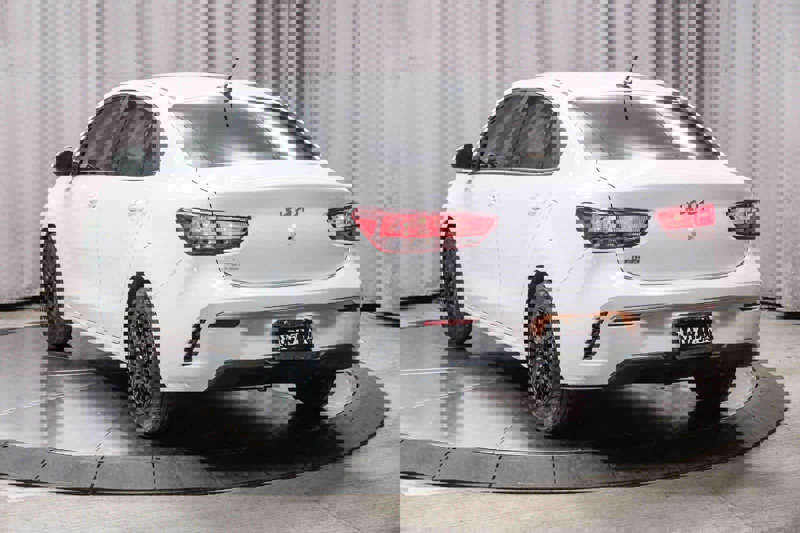 Used 2023 Kia Rio LX image 2