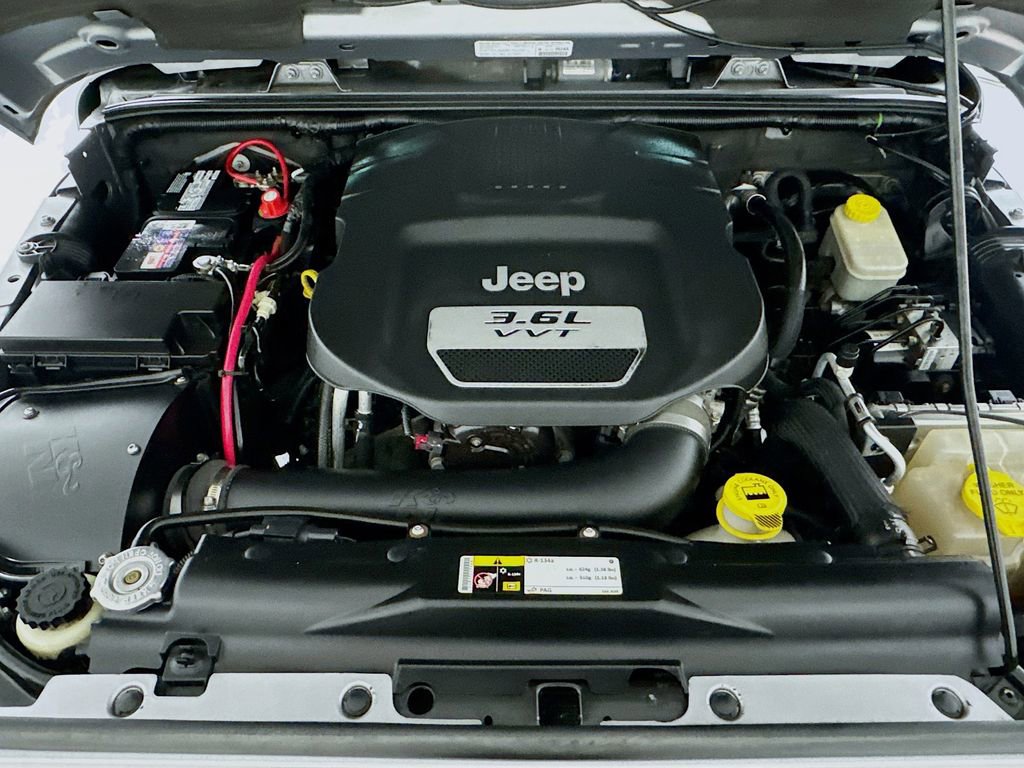 Used 2013 Jeep Wrangler Unlimited Sahara w/ Connectivity Group image 26