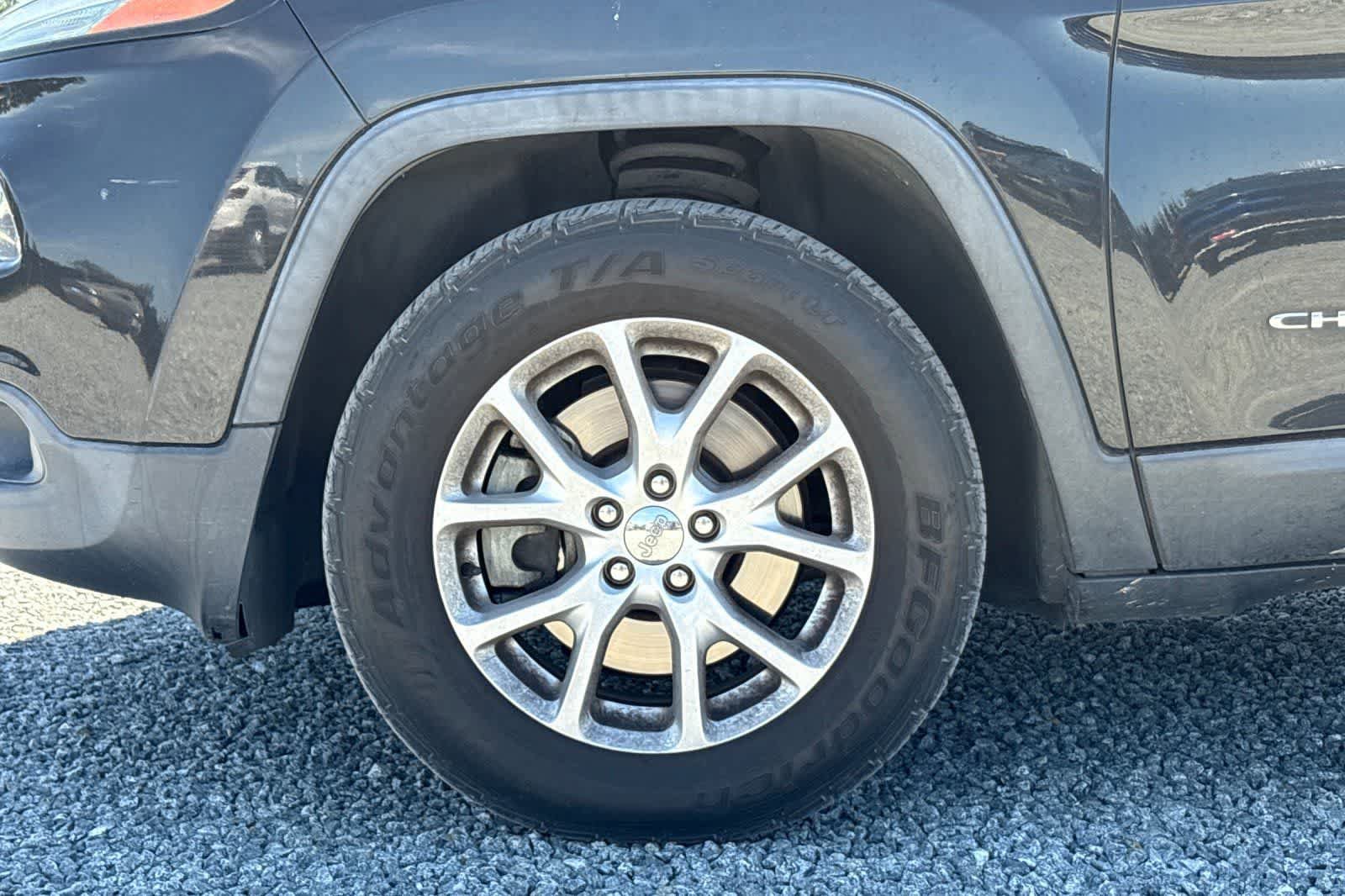 Used 2015 Jeep Cherokee Latitude AWD/4WD image 12