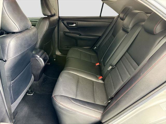 Used 2016 Toyota Camry SE FWD image 19