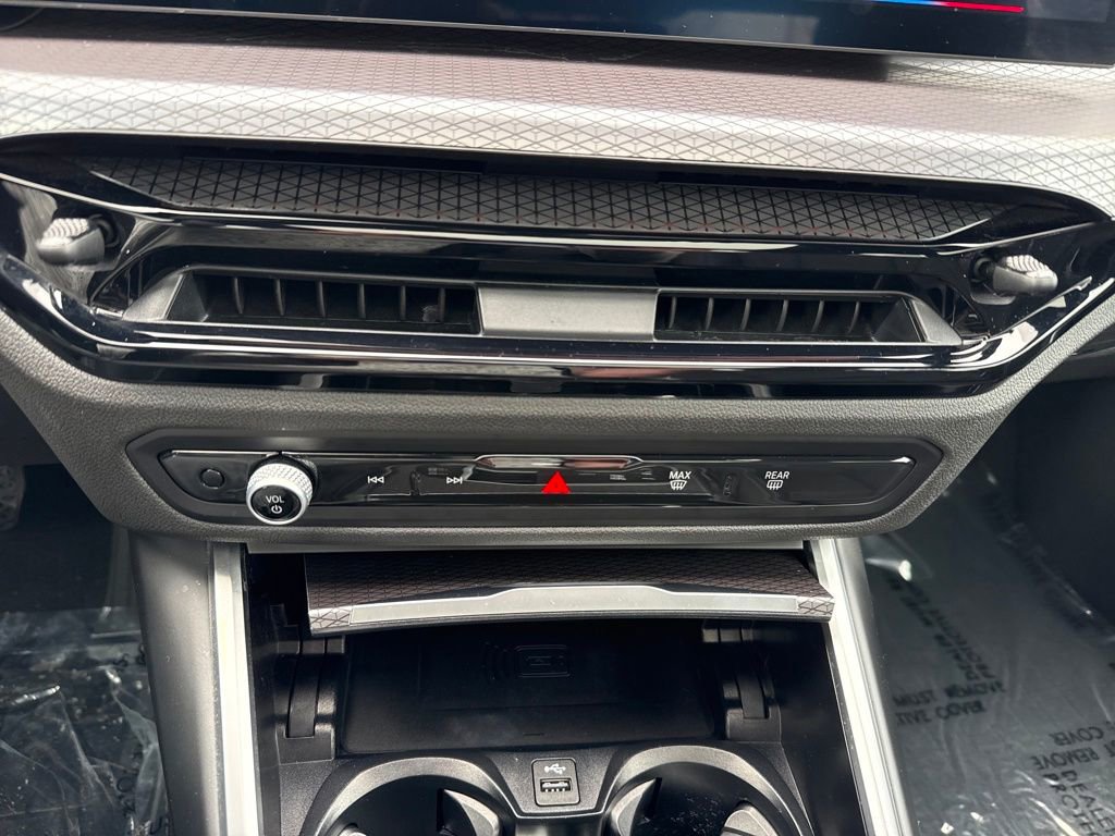 Used 2025 BMW 330i xDrive Sedan w/ Premium Package image 47