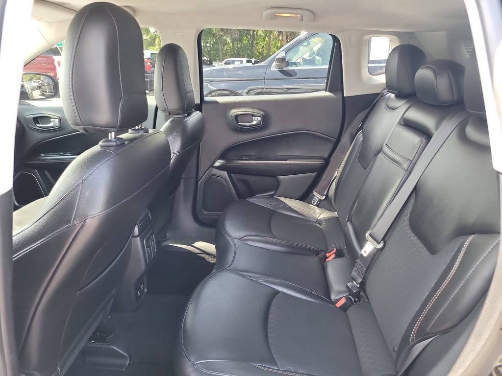 Used 2019 Jeep Compass Latitude FWD image 12