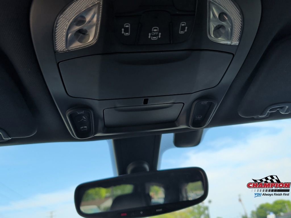 Used 2018 Chrysler Pacifica Touring-L Plus w/ S Appearance Package FWD image 18