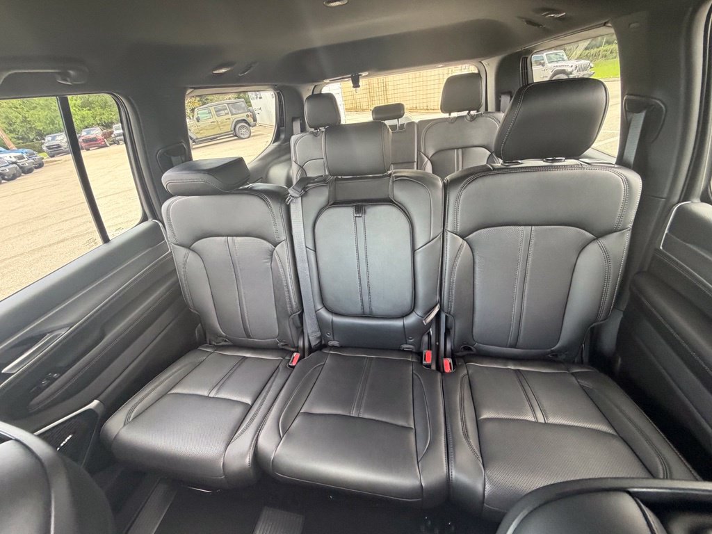 New 2026 Jeep Grand Wagoneer Limited w/ 8-Passenger Seating Package AWD/4WD image 28