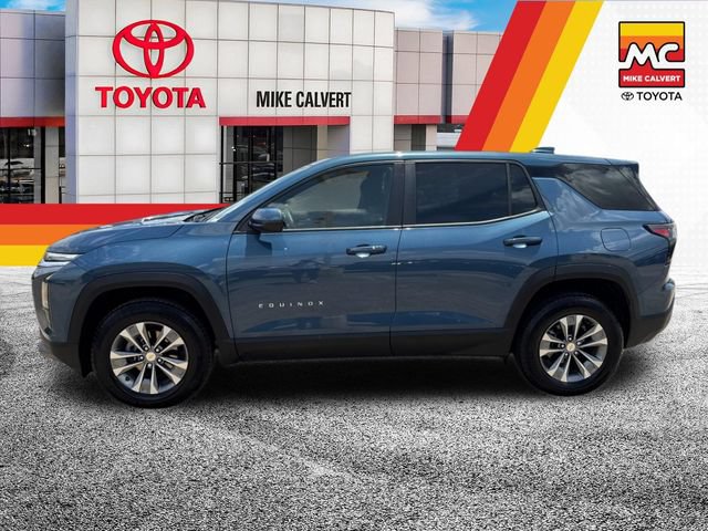 Used 2025 Chevrolet Equinox LT AWD/4WD image 2