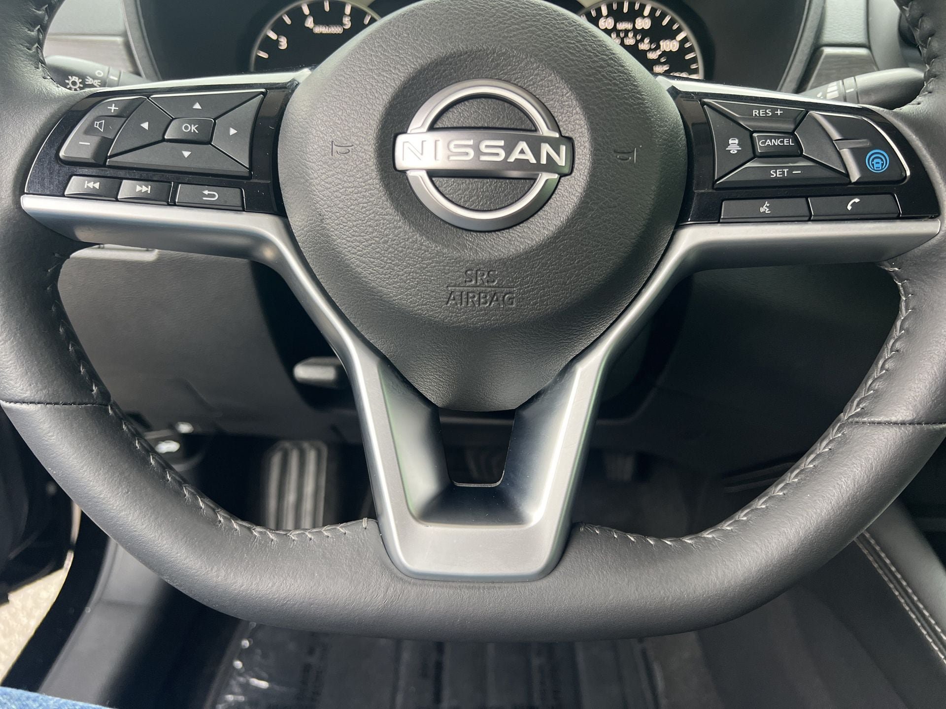 Certified 2024 Nissan Altima 2.5 SV w/ SV Premium Package FWD image 10