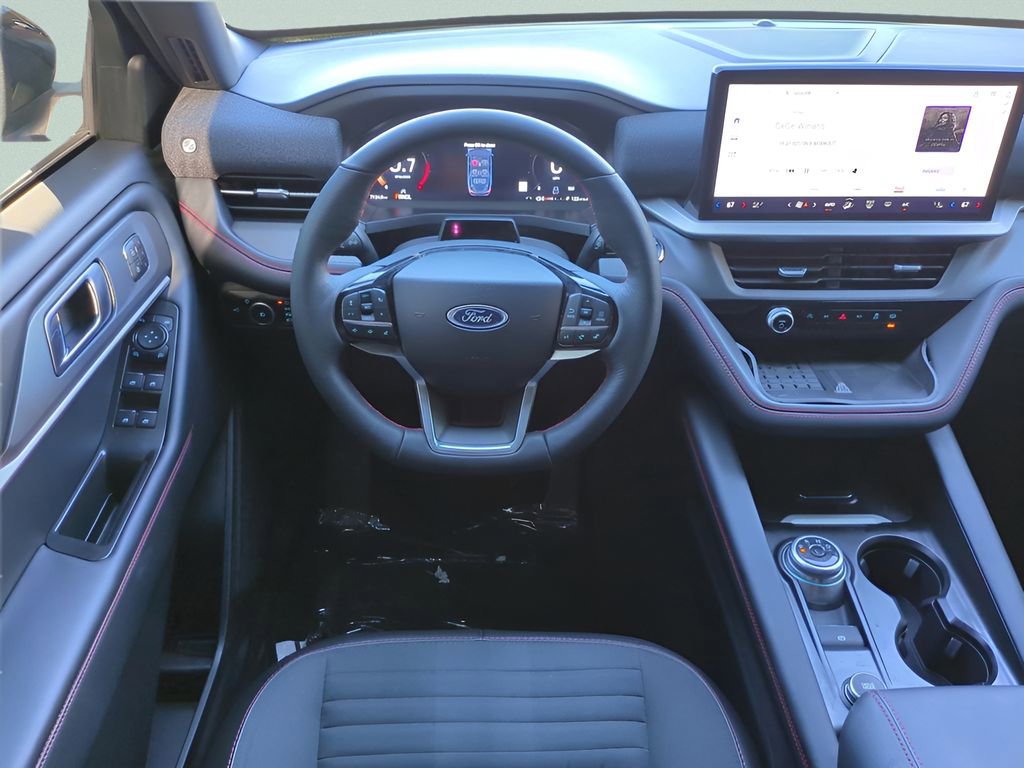 Used 2025 Ford Explorer ST-Line w/ Premium Package image 12