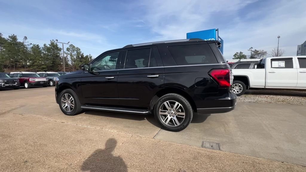 Used 2023 Ford Expedition Limited image 4