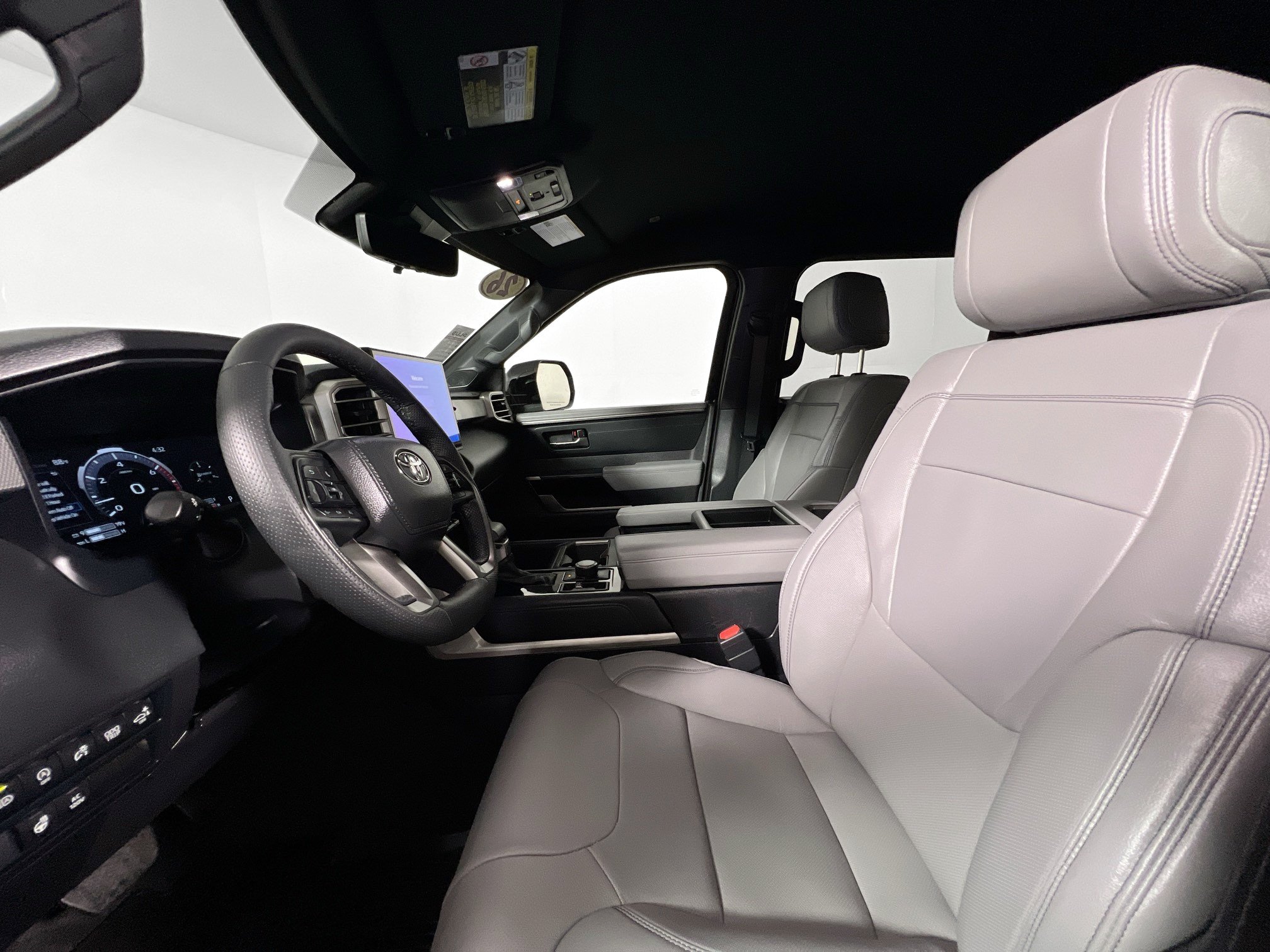 New 2026 Toyota Tundra Limited AWD/4WD image 14