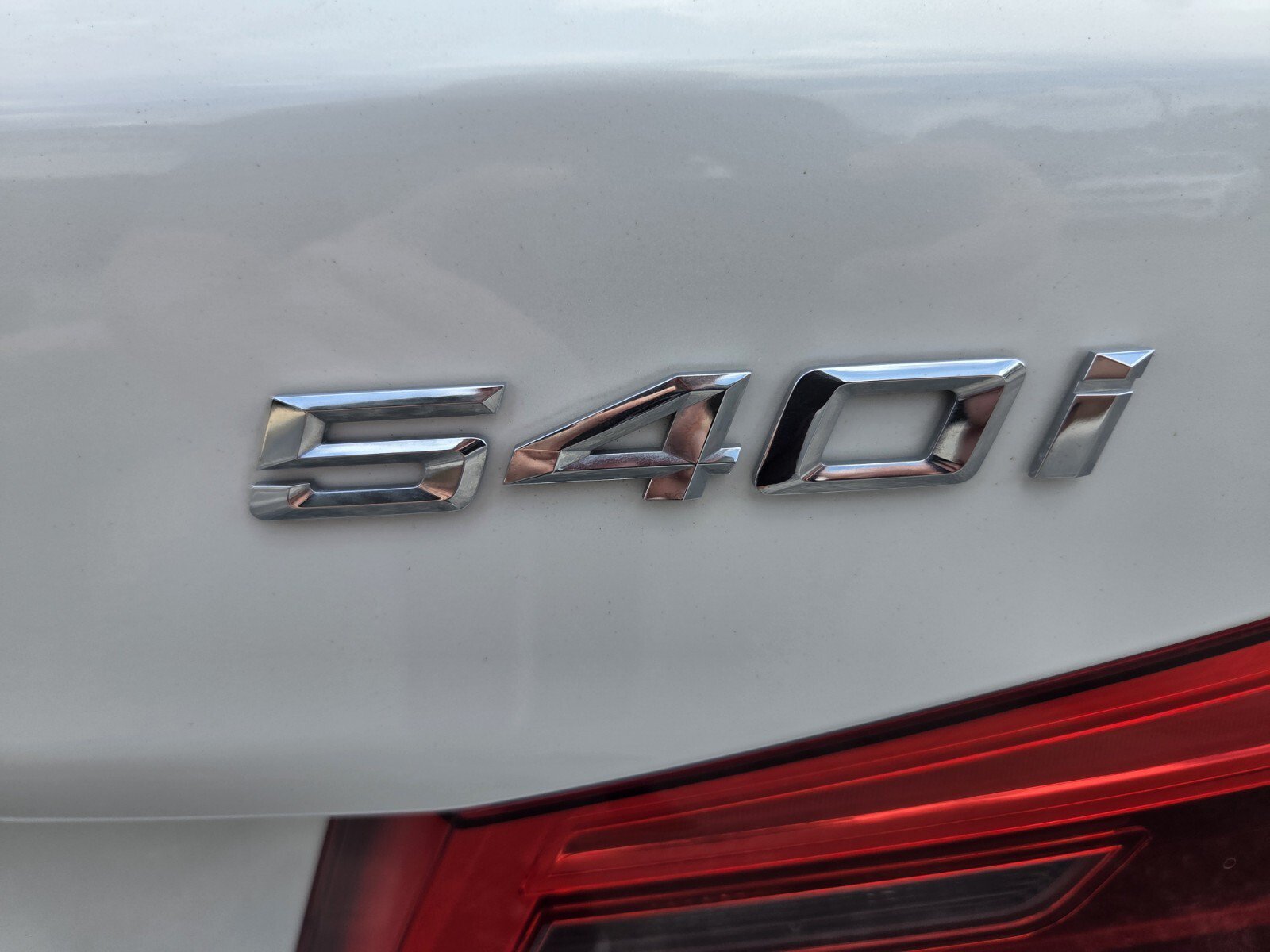 Used 2019 BMW 540i w/ Premium Package RWD image 14