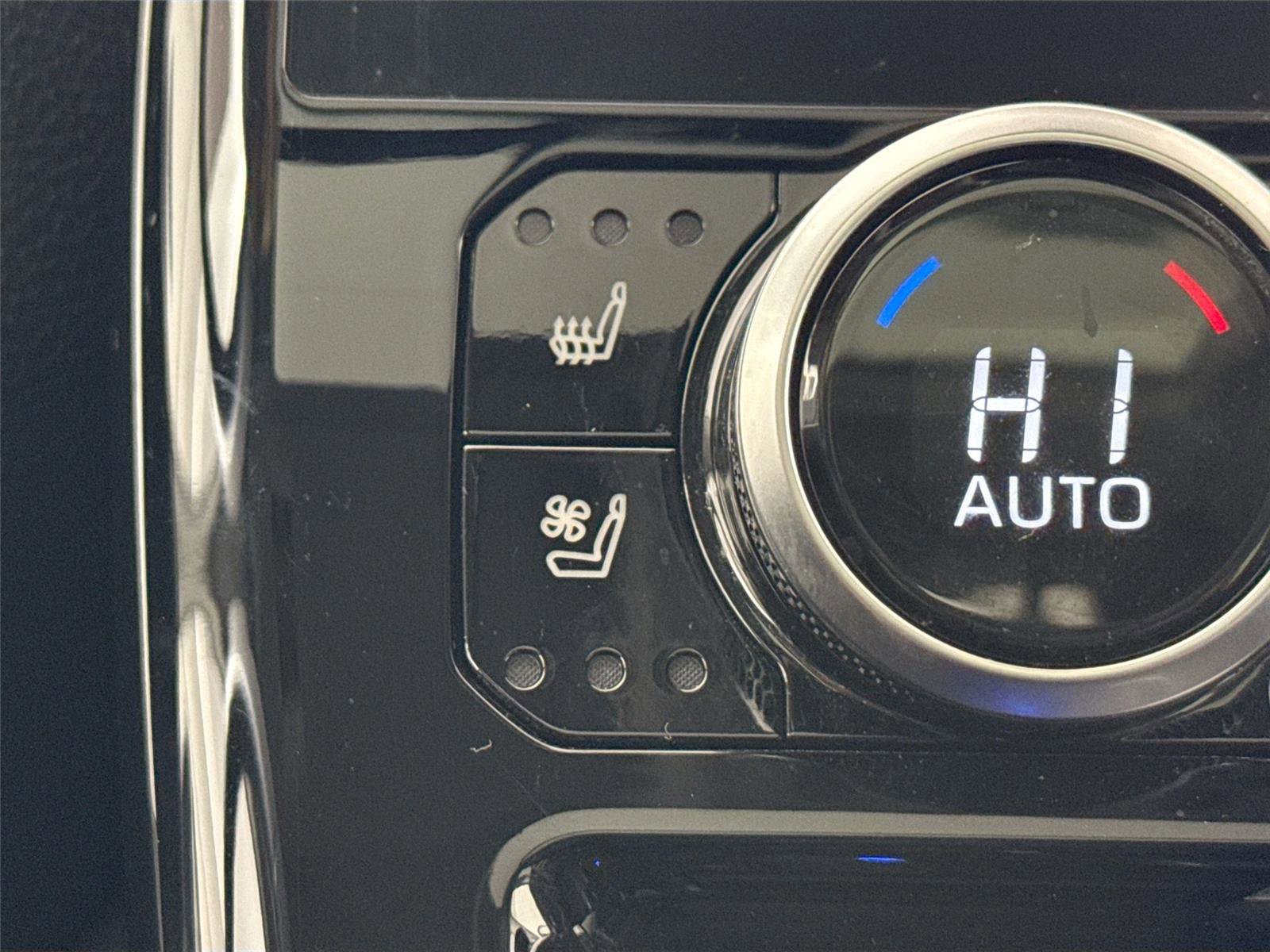 Used 2023 Toyota Highlander Platinum FWD image 8