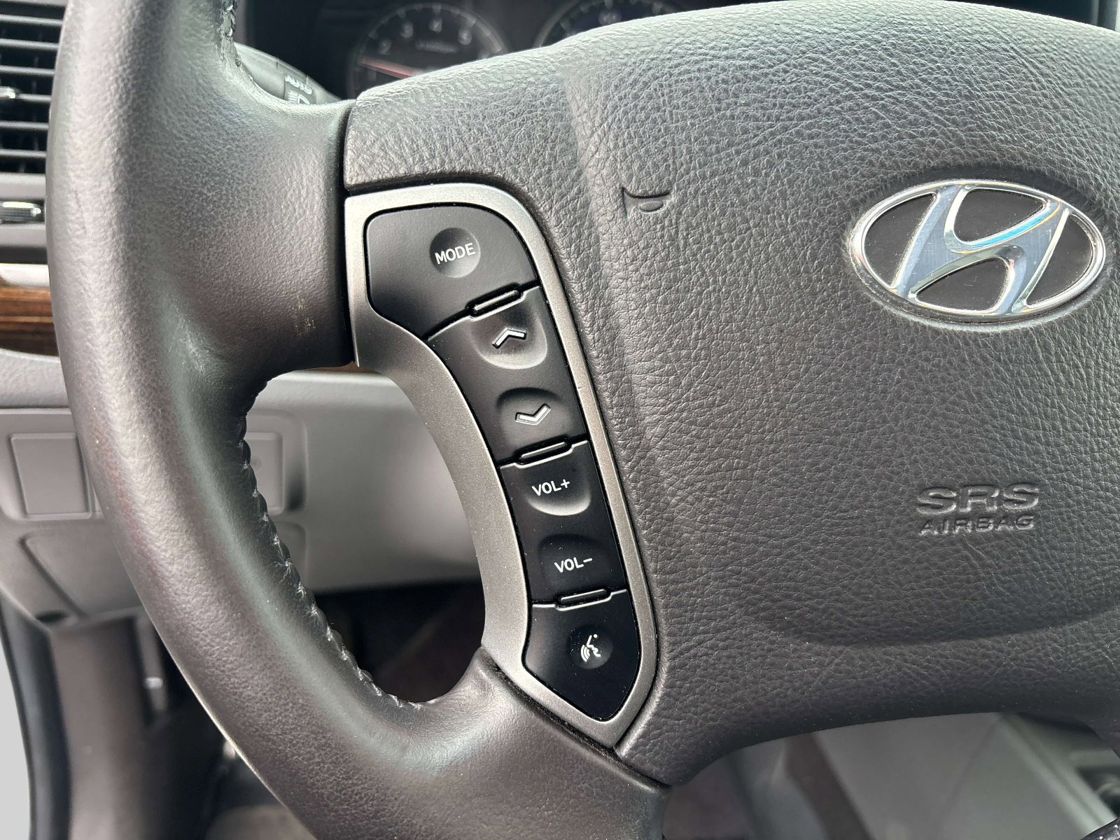 Used 2011 Hyundai Santa Fe SE image 20