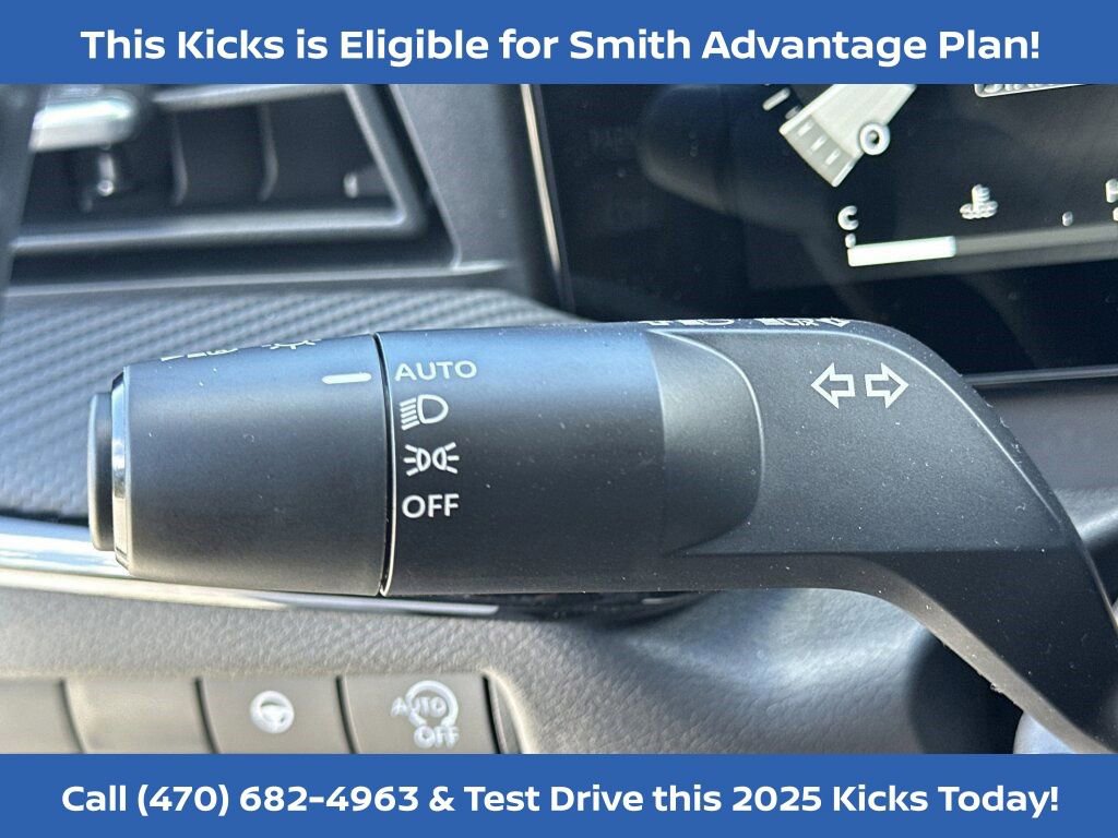 New 2025 Nissan Kicks SR image 12
