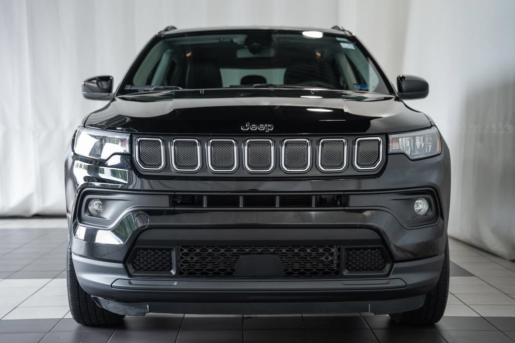 Certified 2022 Jeep Compass Latitude AWD/4WD image 2