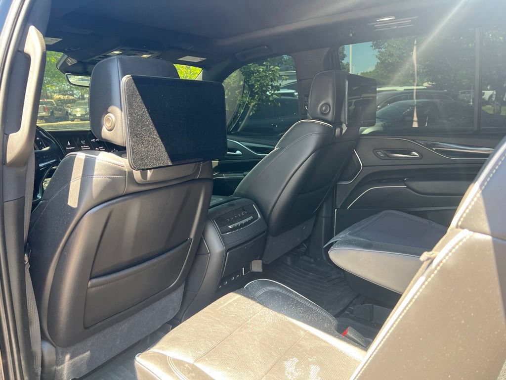 Used 2021 Cadillac Escalade Sport w/ LPO, Illumination Package AWD/4WD image 15