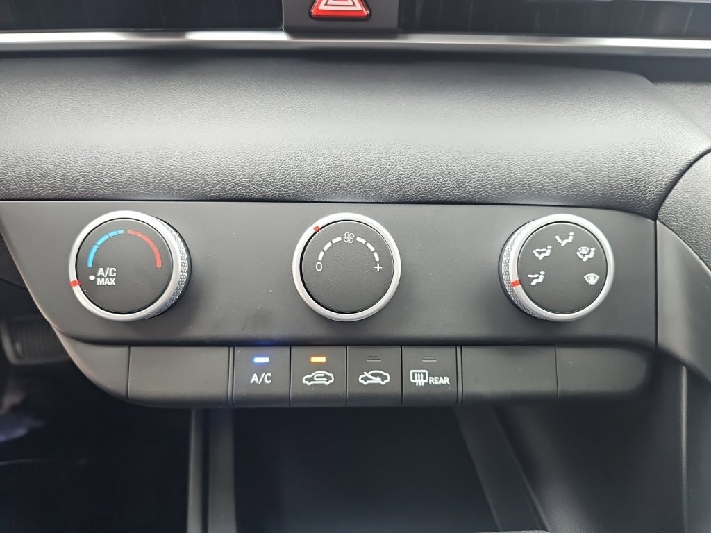 New 2026 Hyundai Elantra SE FWD image 19