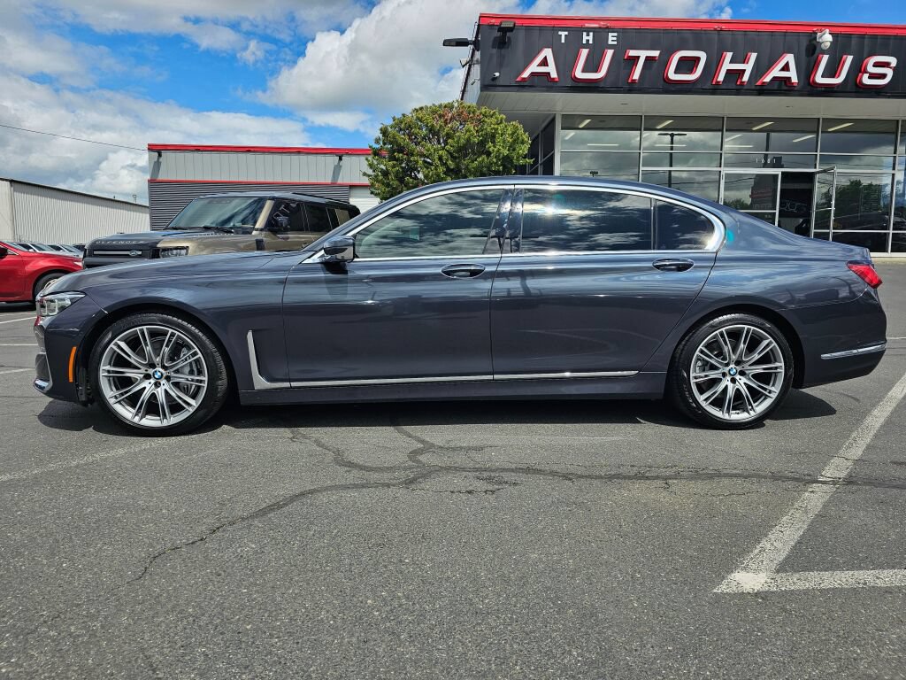 Used 2020 BMW 740i w/ Premium Package RWD image 2