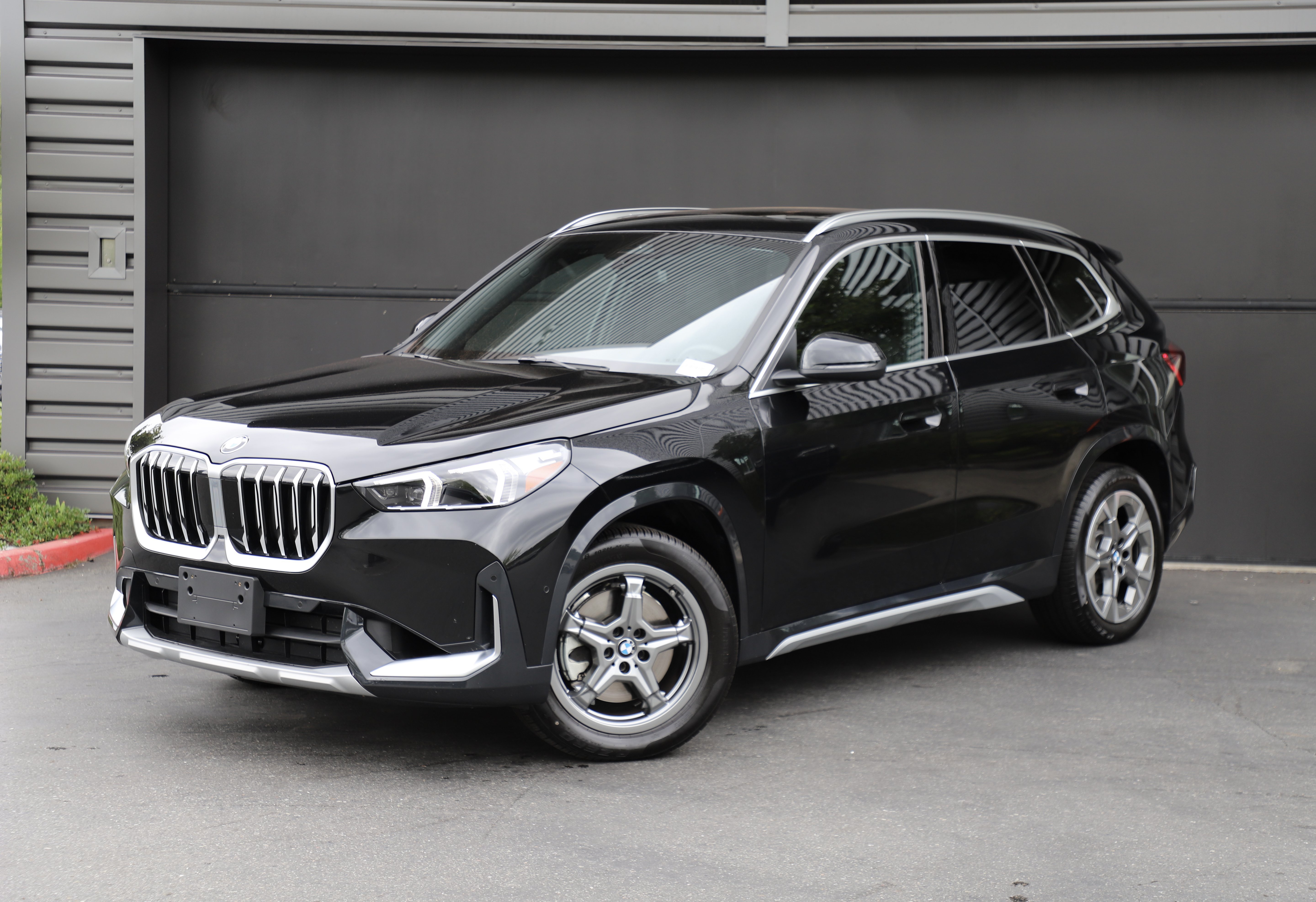 Used 2025 BMW X1 xDrive28i w/ Convenience Package AWD/4WD video 1