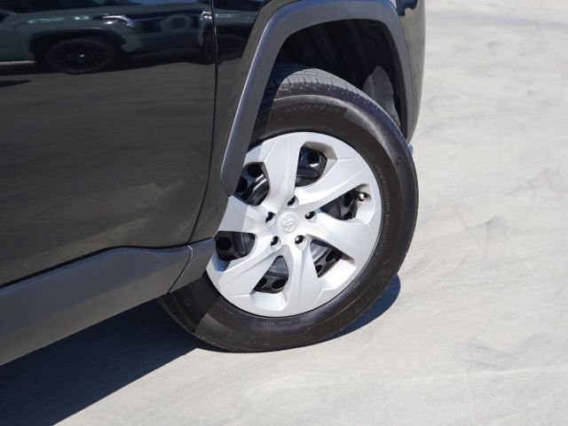 Certified 2024 Toyota RAV4 LE AWD/4WD image 7