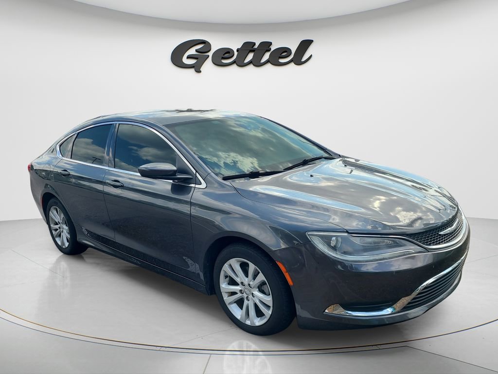 Used 2017 Chrysler 200 Limited Platinum w/ Comfort & Convenience Group FWD image 2