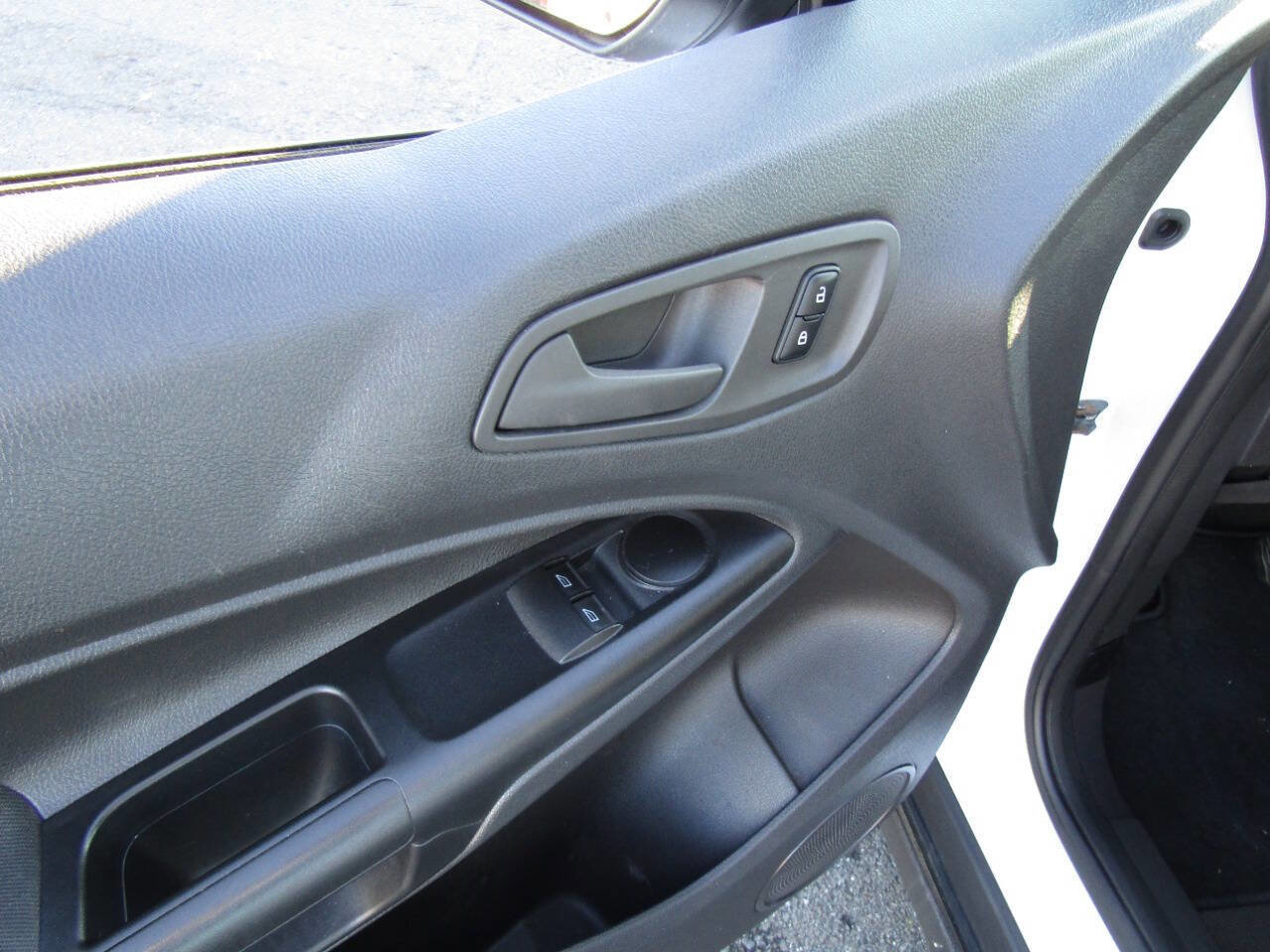 Used 2016 Ford Transit Connect XL image 16