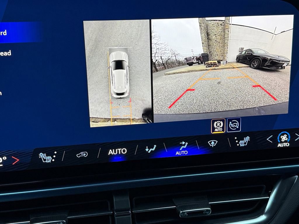 New 2026 Chevrolet Equinox EV LT image 18