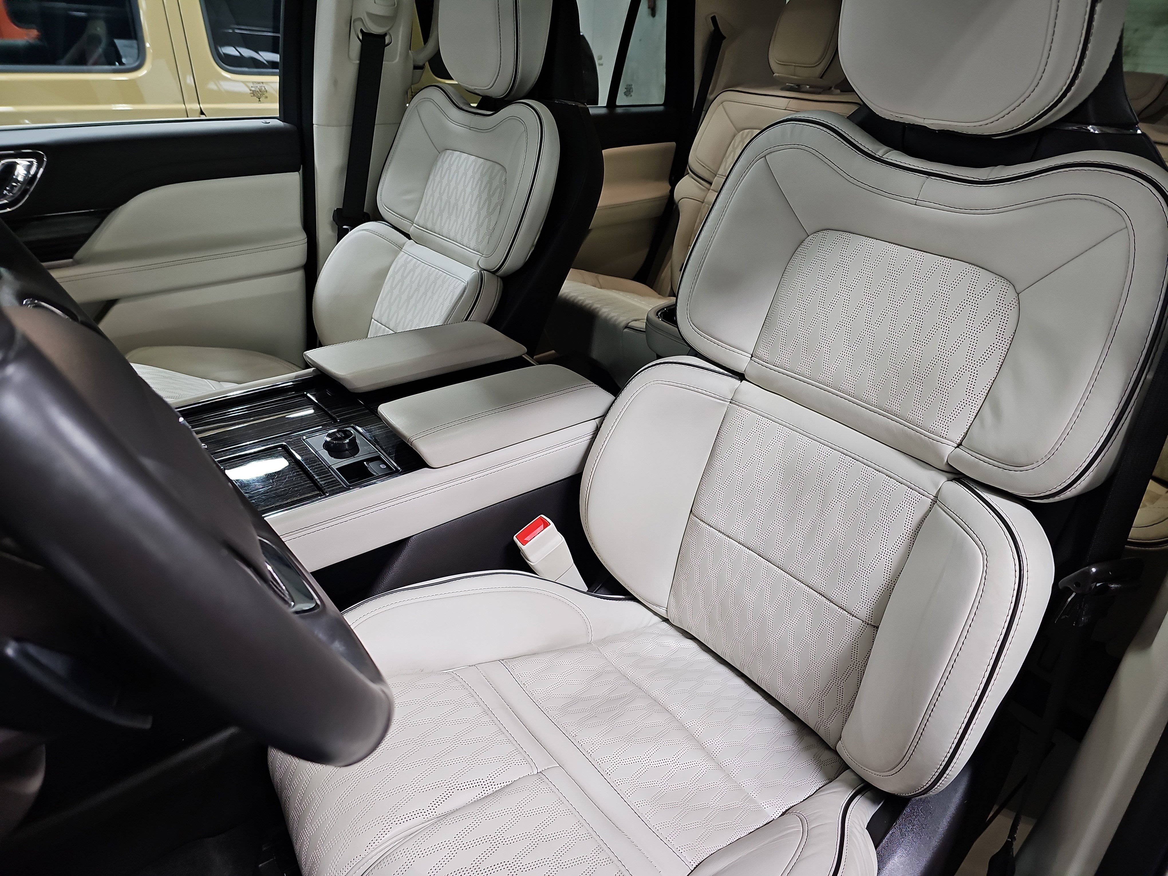 Used 2024 Lincoln Navigator Black Label AWD/4WD image 17