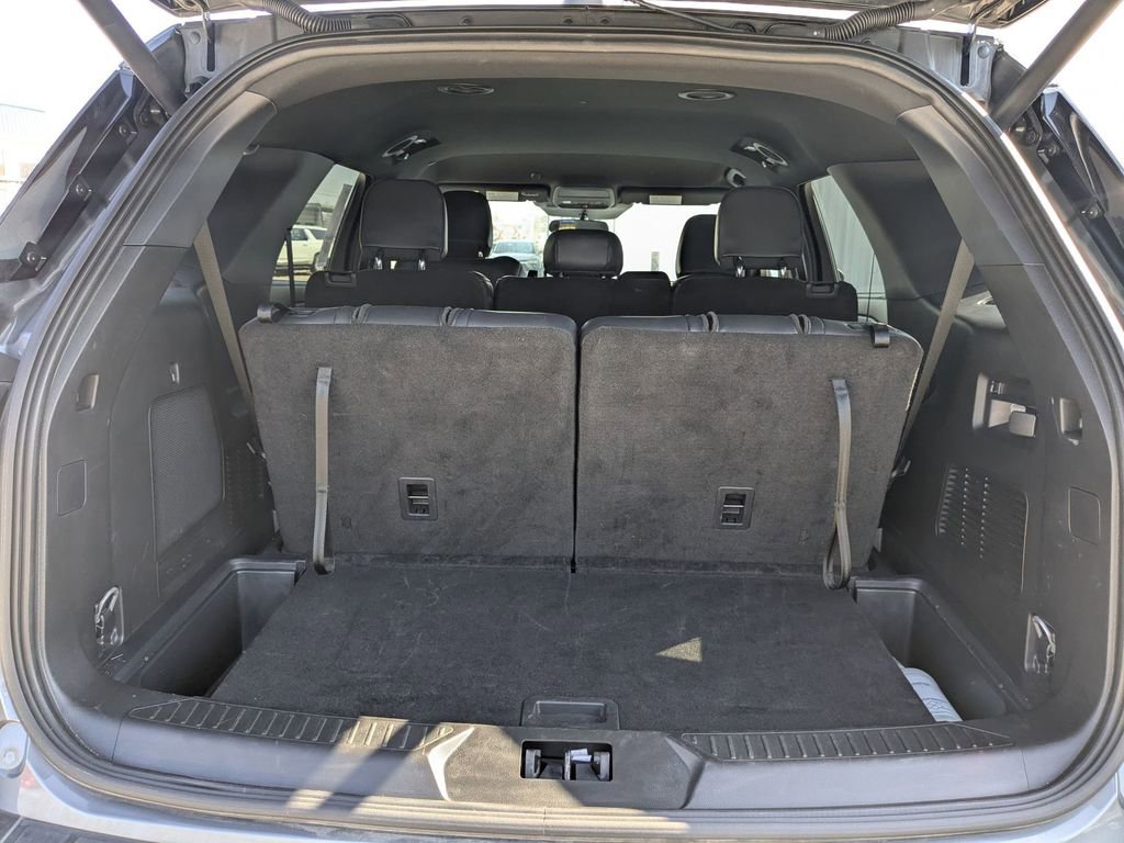 Used 2025 Ford Explorer ST-Line w/ ST-Line Street Pack image 28