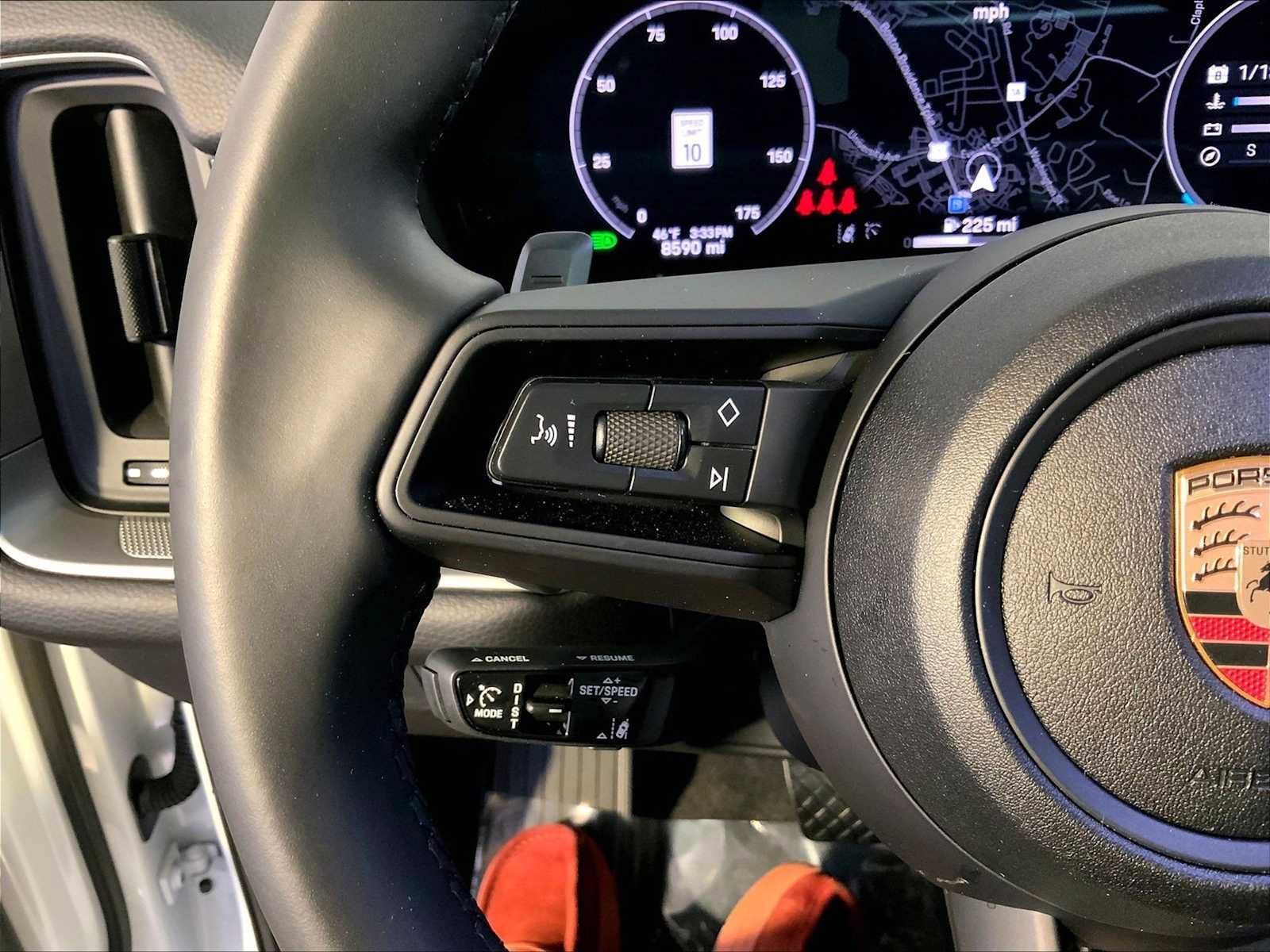 Certified 2025 Porsche Cayenne image 27